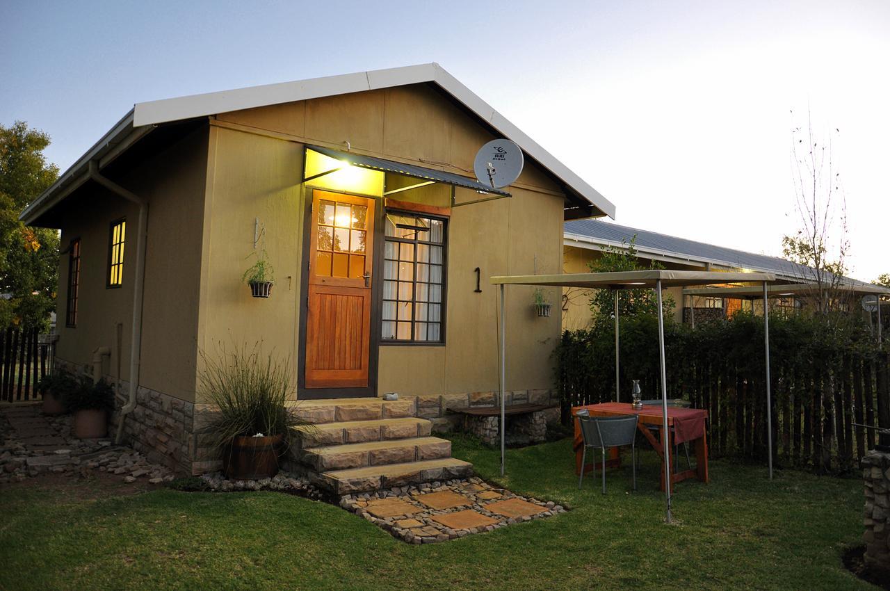 Mama Fourie'S Guest Cottages Fouriesburg Exterior photo
